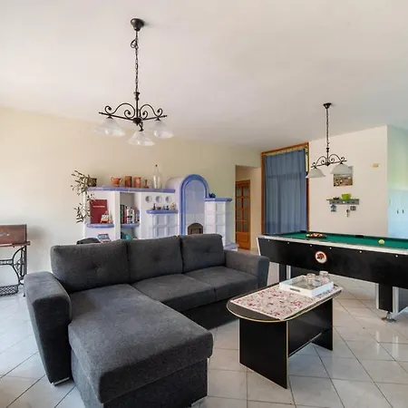 Apartament Mandulavirag Vendeghaz *