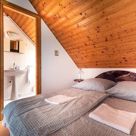 Mandulavirág Apartman *